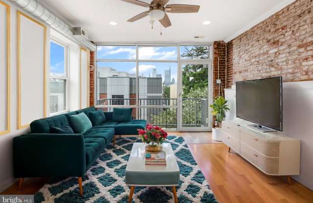 1704 W GIRARD AVENUE