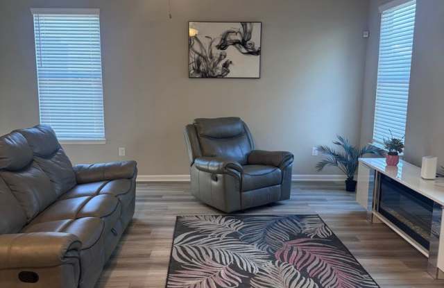 Charming 4BR House in Hampton