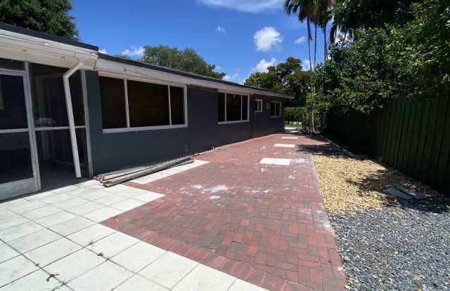 Photo of 1220 Northeast 152nd Street