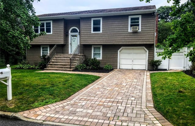 12 Lamb Pl - 12 Lamb Place, Dix Hills, NY 11746