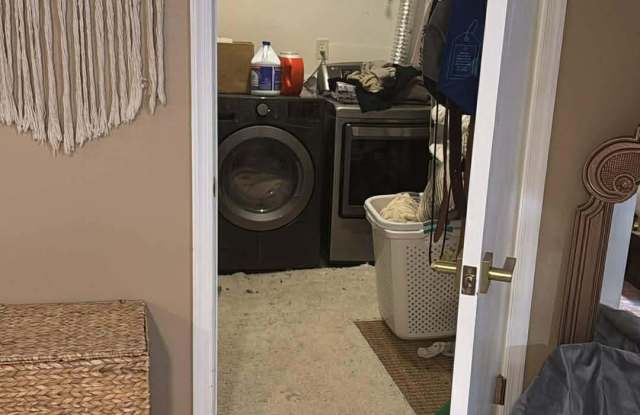 Photo of 1019 Edwards Village Boulevard