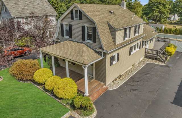 308 Monmouth Road