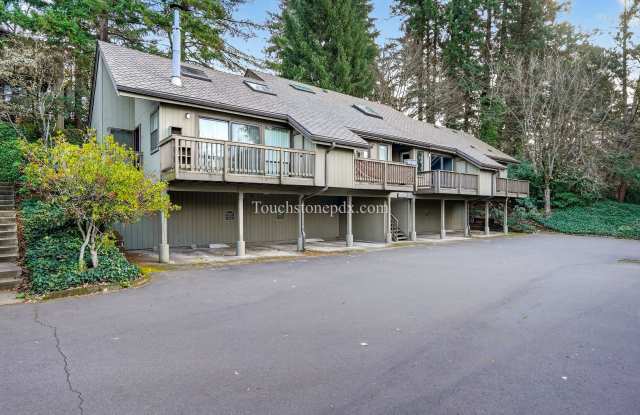 Updated 1BD/1BA Condo in Portland’s West Hills w/ Carport  Private Balcony
