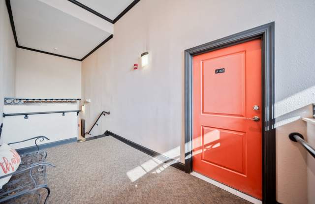 Charming 2-bedroom Condo- Old Shandon