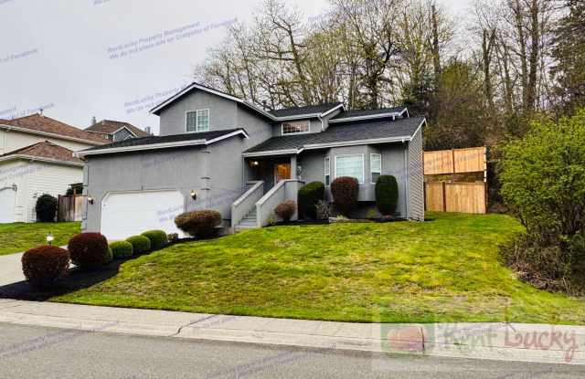 Photo of Remodeled  Stunning 5-Bedroom Home in Lovely Stonebrook Neighborhood w/Tons of Privacy!!