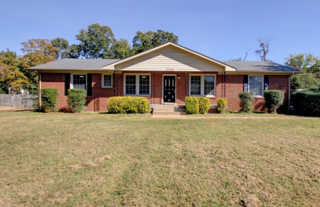 2713 Thrush Dr - 2713 Thrush Drive, Clarksville, TN 37040