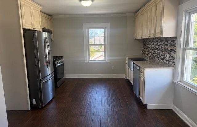 Photo of 523 Bayview Avenue