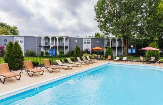 Royal Arms of Bowling Green