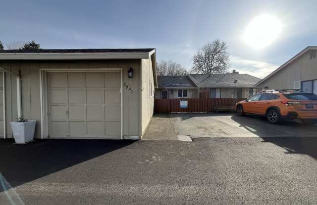 Photo of Bright 2 bedroom, 1 bath in a Private community with surrounding amenities in Hillsboro Magnolia Estate!