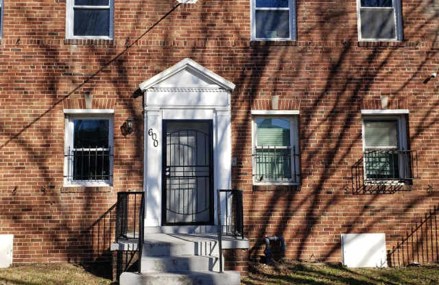 600 MELLON STREET SE