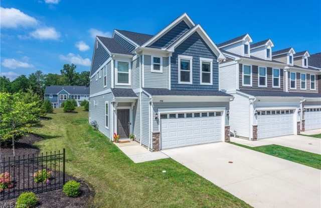 Photo of 798 N Greenway Drive