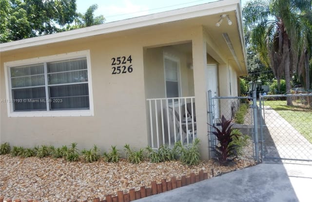 2524 Cleveland St - 2524 Cleveland Street, Hollywood, FL 33020