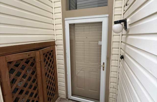 Spacious 3 Bedroom Condo- Olney, MD