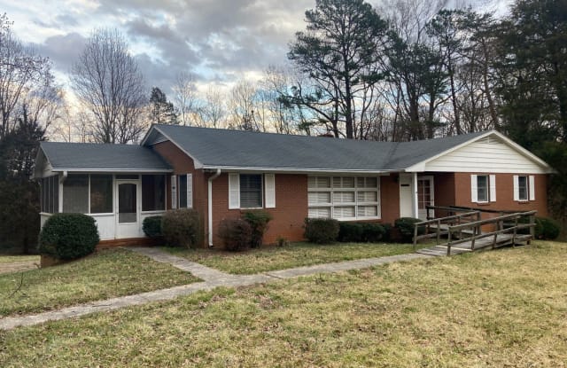 669 MCGREGOR ROAD - 669 Mcgregor Road, Winston-Salem, NC 27103