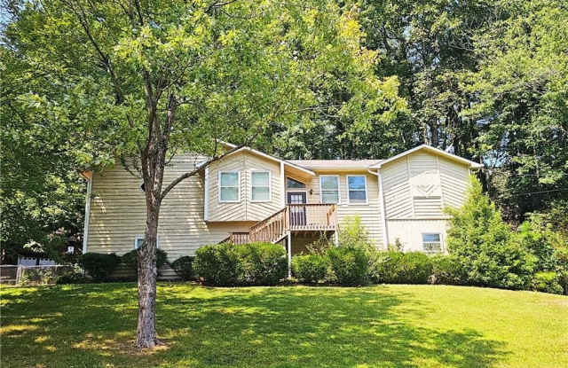 Photo of 5530 Deerfield Place NW