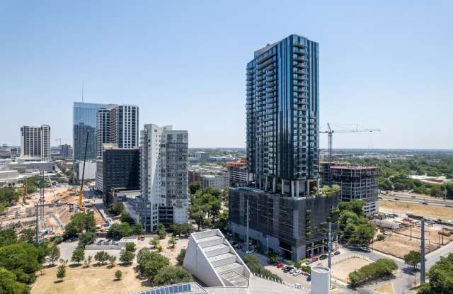 DOWNTOWN AUSTIN CONDO ON RAINEY STREET!! 1 BEDROOM 1 BATH - FULLY FURNISHED