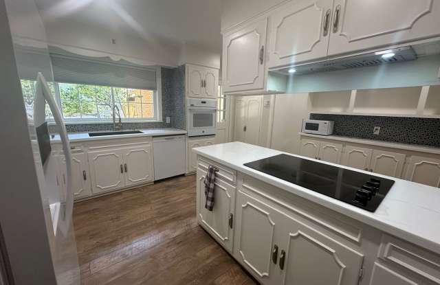 Gorgeous 3 Bedroom South Highland Home with Bonus Room!