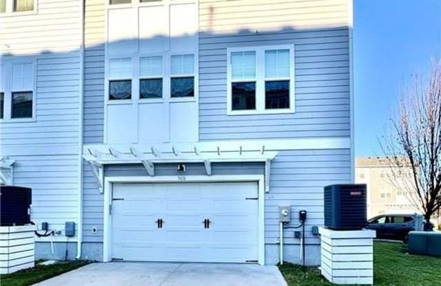 9616 21st Bay Street