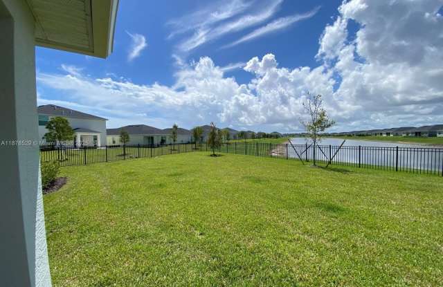 11060 NW Middle Stream Dr