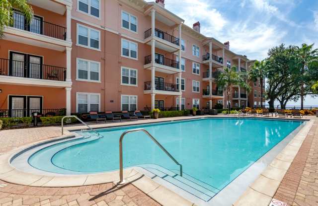 2054 Riverside