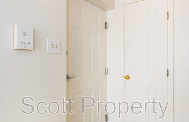 Photo of 903 Woodbridge Court