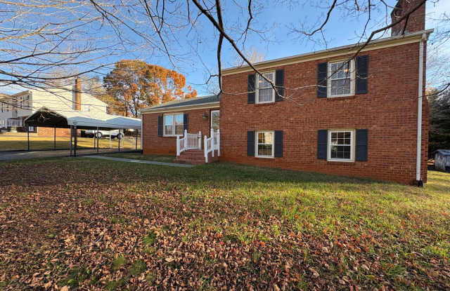 Spacious split level in Campell County near Waterlick/Leesville Rd