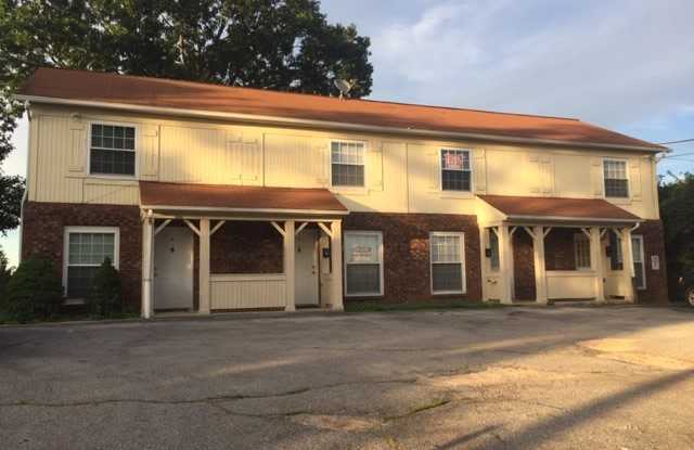 121 Oakwood Rd. - E