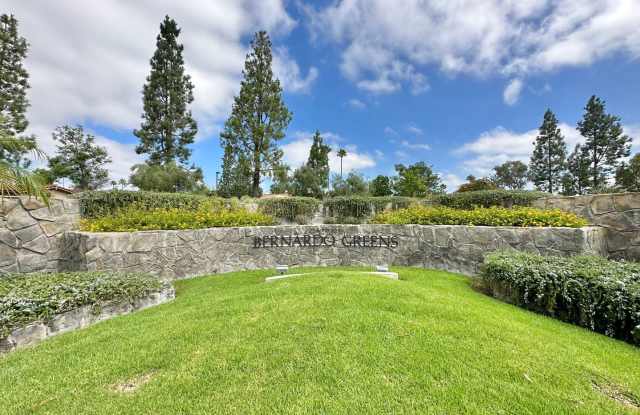 Spacious 2BD Condo in Bernardo Greens with Garage!