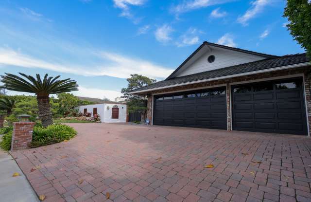 Photo of Luxurious Newport Beach Home