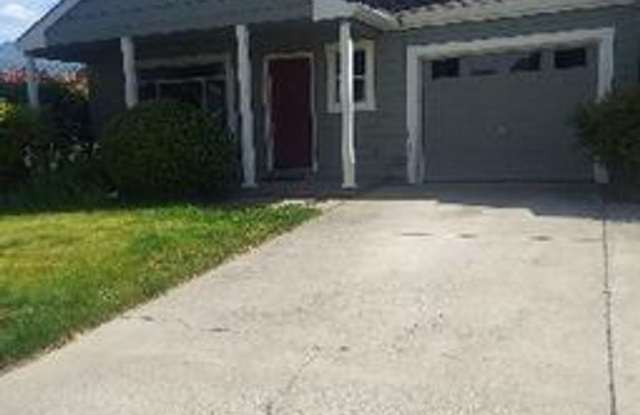 Photo of MOVE IN SPECIAL 1/2 OFF 1ST FULL MONTHS RENT- 3 bedroom, 2.5 bath Townhouse in Ashland!!