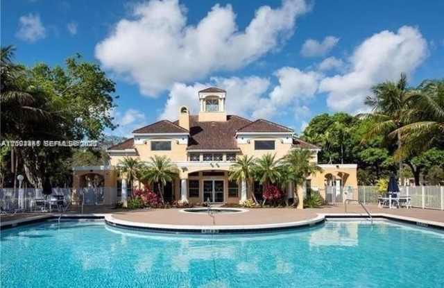 2371 NW 33rd St