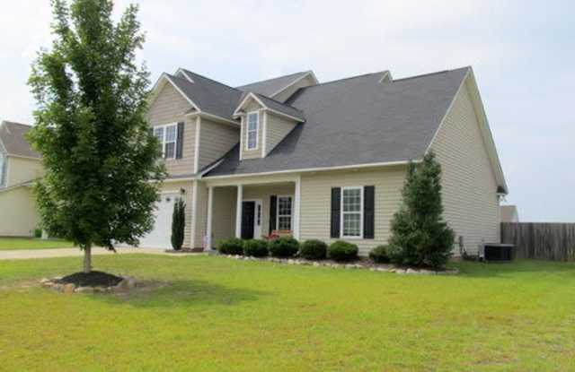 Beautiful 4 Bedroom Home with Spacious Backyard!