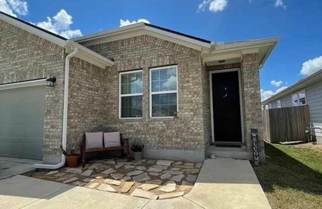 128  Lacey Oak LOOP