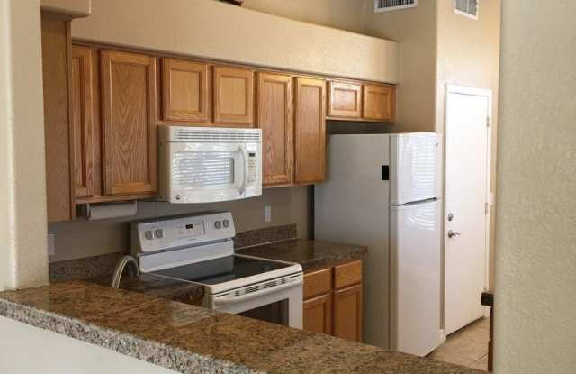 623 W GREENTREE Drive