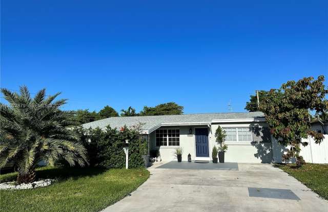 3240 SW 66th Ter