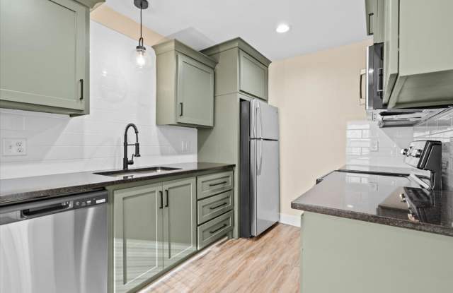 621 Chestnut Street - East