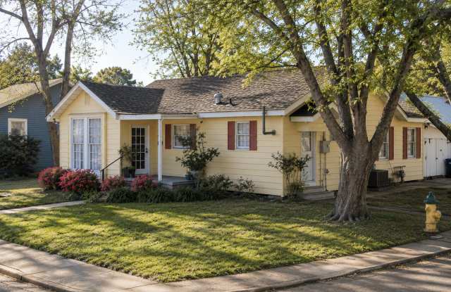 Charming 3-Bed 2-Bath Home Near Downtown Lafayette