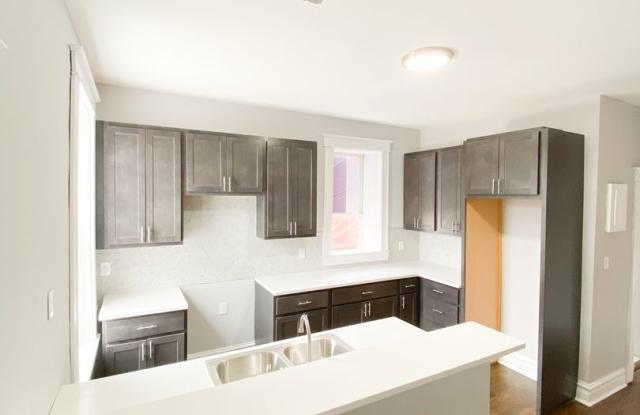 Steps from Cherokee, Gorgeous 1 bed/1 bath with bonus room! Hardwood floors! Central A/C! Quartz counter tops! Stainless appliances!