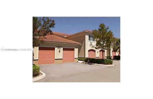 Photo of 2517 Centergate Dr