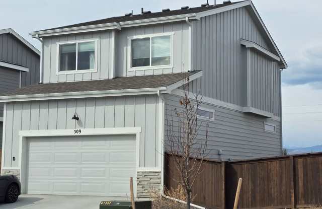 3 Bed, 2.5 Bath Home in Berthoud - Built 2024 - 2-Car Garage, Home is facing the Mountains