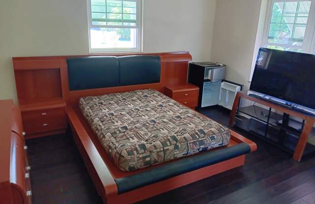 111 Northeast 158th Street