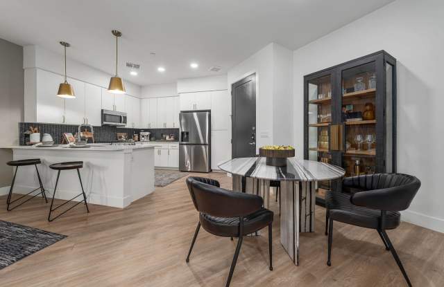 Photo of Aura Uptown