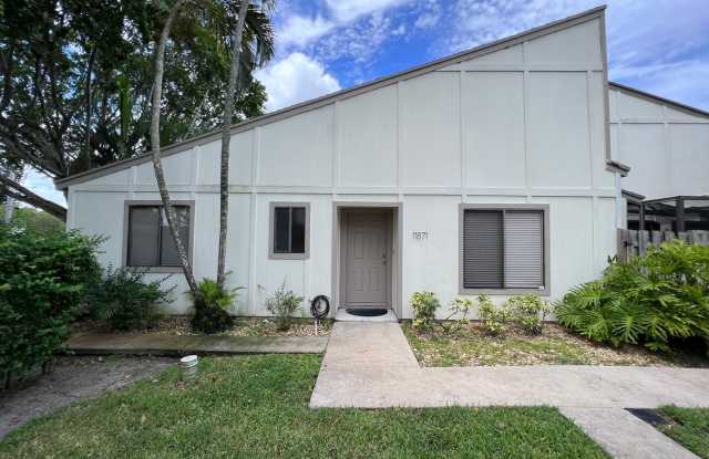 Quiet 2 Bedroom 2 Bath Rental in Beautiful Wellington!!!