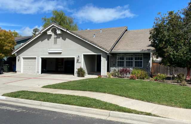 Sharp Livermore corner lot home! Nearly 2800 square feet with 4 Bedrooms and 3 Bathrooms! - 5480 Goldenrod Drive, Livermore, CA 94551