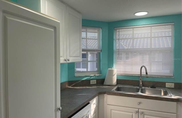 21146 FOUNTAIN VIEW LANE