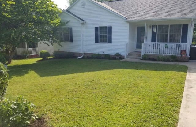 221 McClung Place - 221 Mcclung Place, Lexington, VA 24450