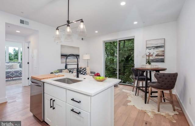 2601 30TH Street NE unit: 6