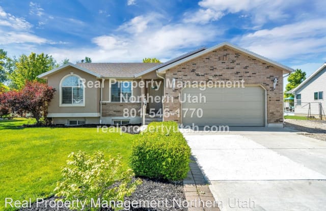 2375 W. 2100 S. - 2375 West 2100 South, Syracuse, UT 84075