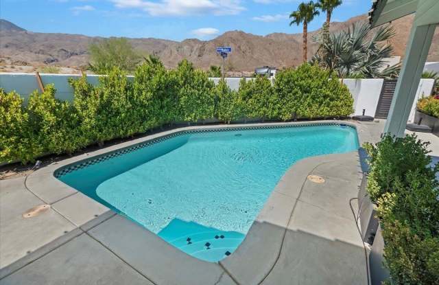 Photo of 54990 Avenida Madero