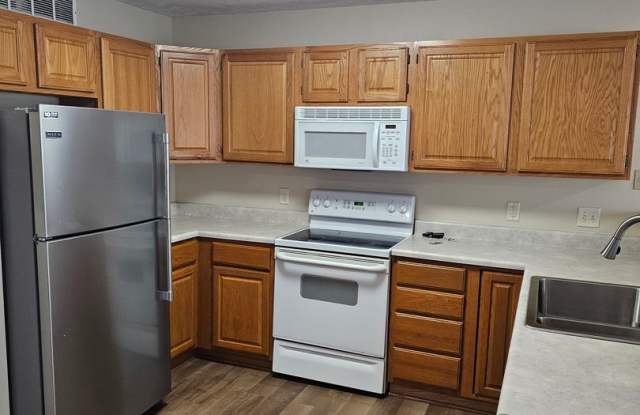 MOVE IN SPECIAL! Townhouse